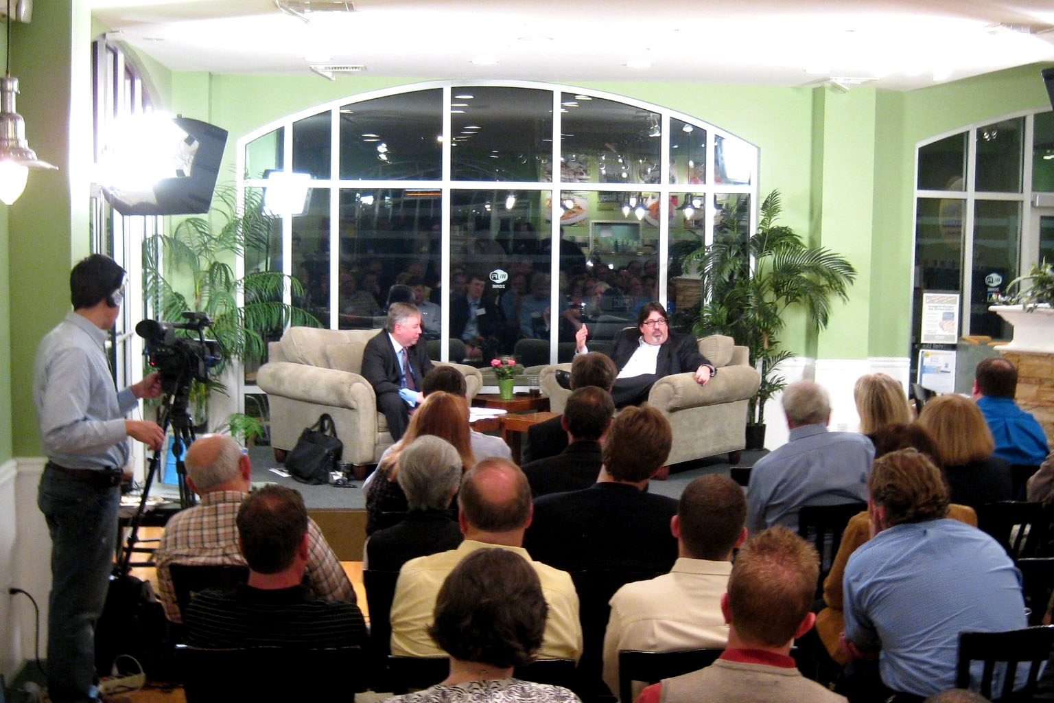 Mitch Schlimer interviews Andrew Sherman at LTB Live! in Atlanta at Nirvana Caf� & Grille.